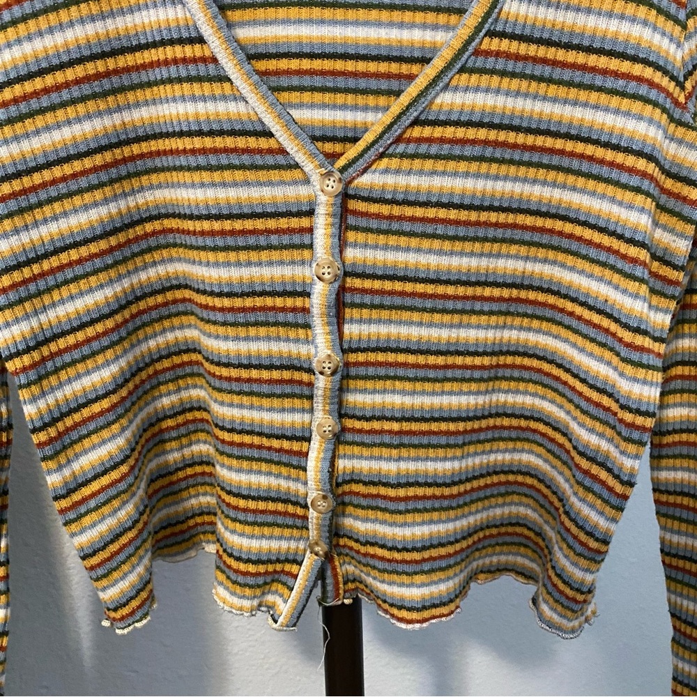 Sky & Sparrow || V Neck Cropped Ribbed Knit Striped Cardigan Top - Picture 3 of 10